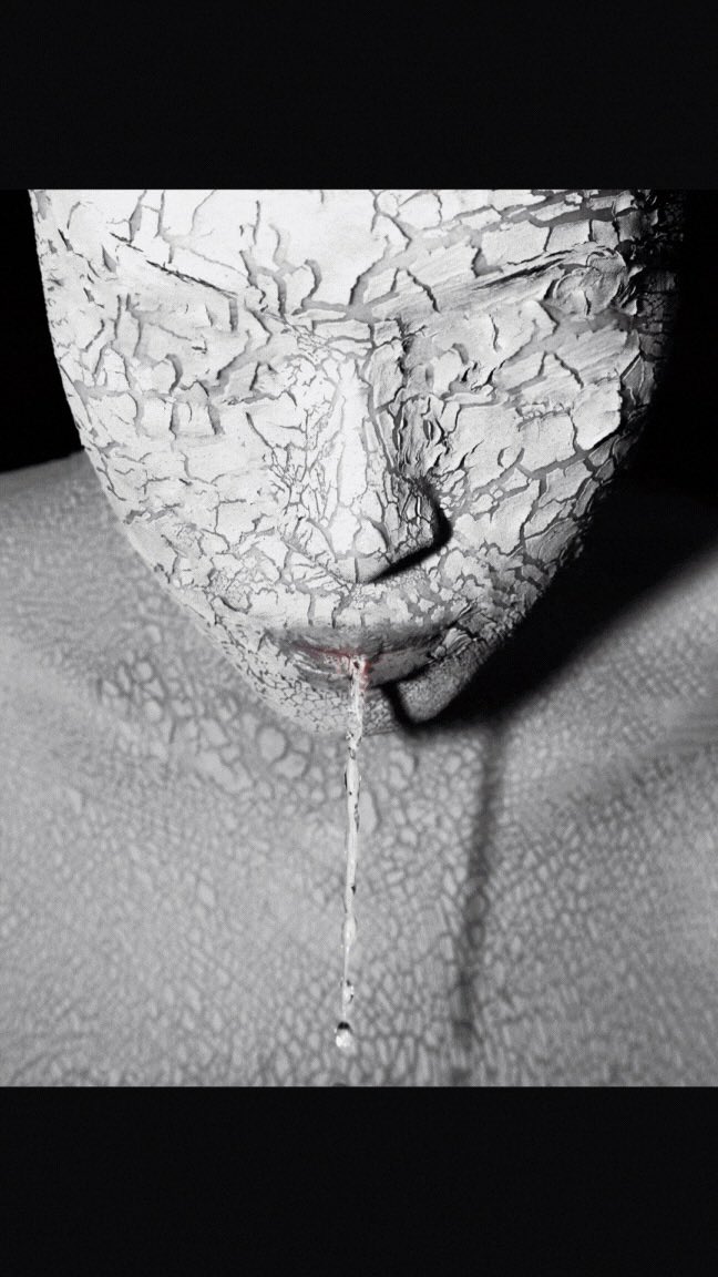 AlicLusha's tweet photo. Dropping today at 12pm EST on @VoiceHQ 🤍 my new #nft collection “The Ghost Of You” - exploring the merge of digital and real-life identity, blurring the lines between the physical and digital self. https://t.co/S0e4J2gGjU https://t.co/mPh0EXiqrj