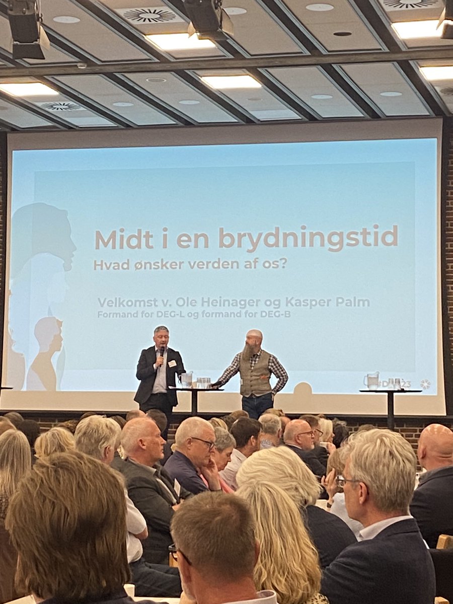 MichaelKP3's tweet photo. Så er starten gået på @DanskeEG årsmøde. Jeg glæder mig til 2 dage med fokus på erhvervsuddannelser og arbejdsmarkedsuddannelser. @uddpol @UddNaevnet https://t.co/ub8k70UOhm
