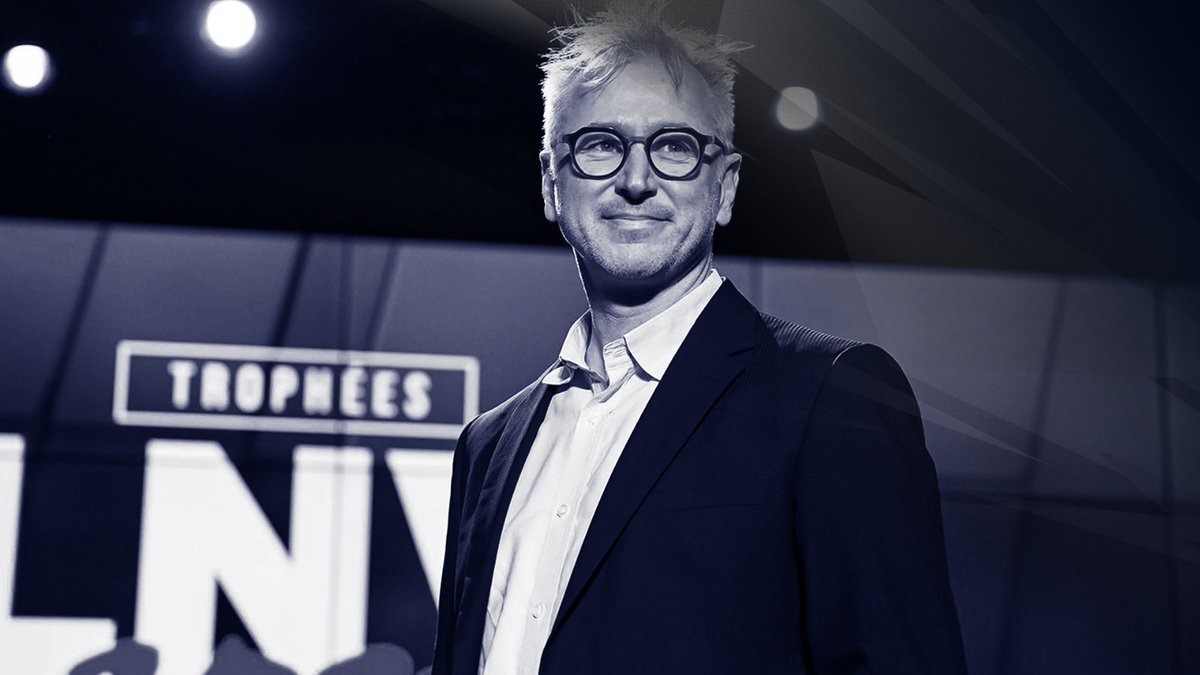 C’est avec tristesse que nous venons d’apprendre la disparition  tragique de Gurvan KERVADEC, Directeur Général de la Ligue Nationale de  volley. Cet amoureux des sports de ballons de 51 ans a su insuffler à la LNV, sa joie, sa bonne humeur et son expertise dans la conduite des