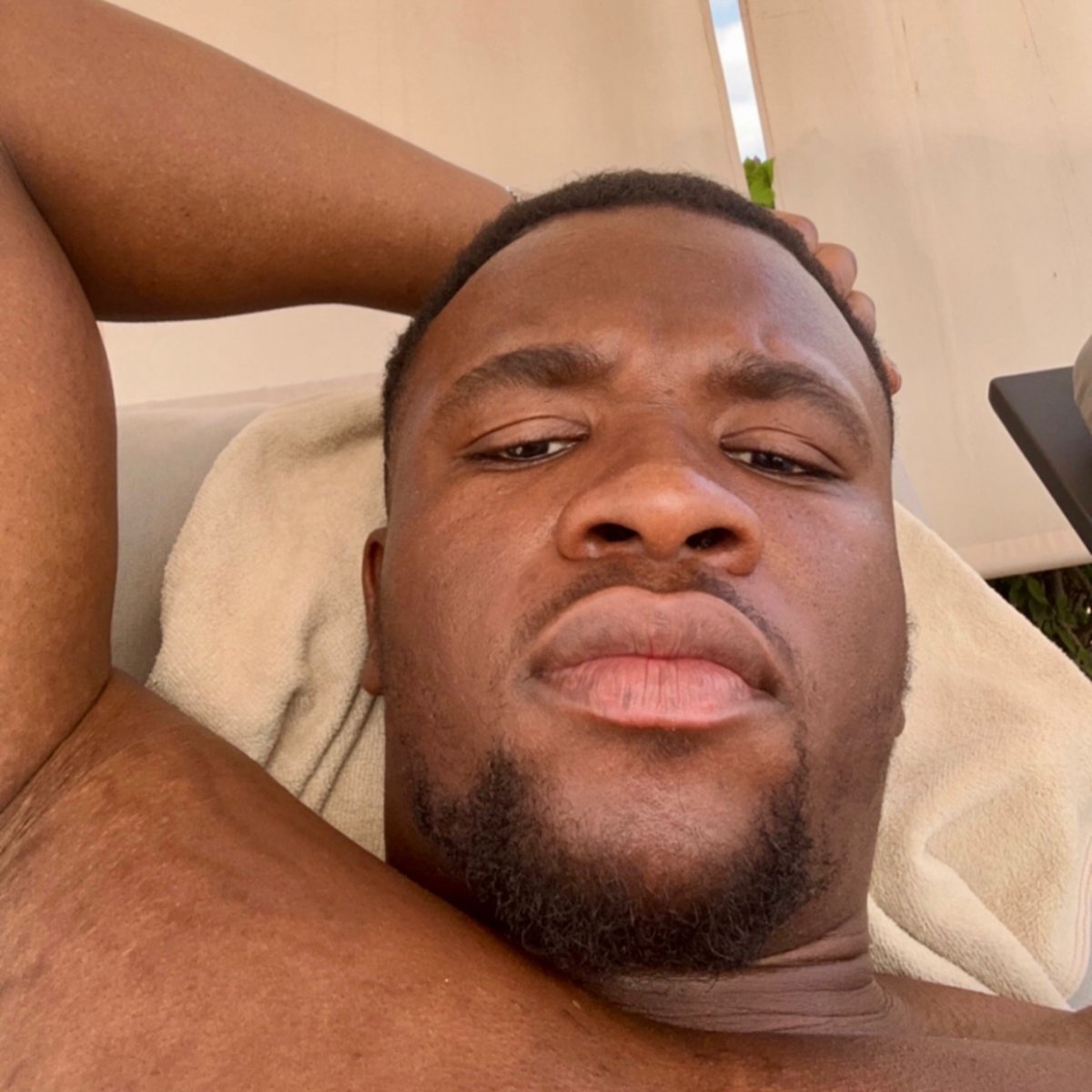 MichaelDapaah's tweet photo. Somewhere near the Equator ☀️
EP1 out today 6PM #BellyMustGo 🏋️♂️ https://t.co/1II7wjxbLm