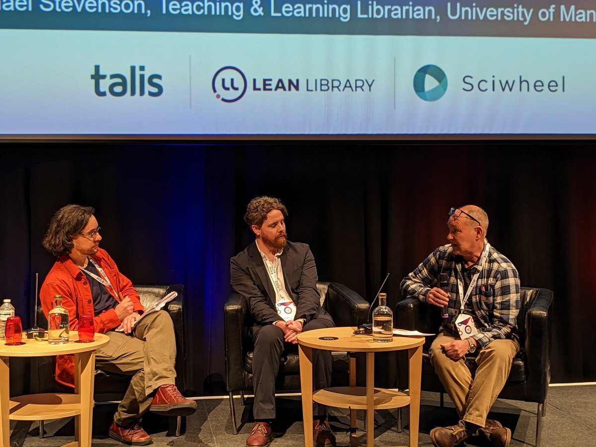 EducateChris's tweet photo. #technologyfromsage Insight event in full swing.
"Reference managers save time"
"Students don't come to uni knowing about reference managers... students won't hear it til the point of need" https://t.co/jSIctlIGUm