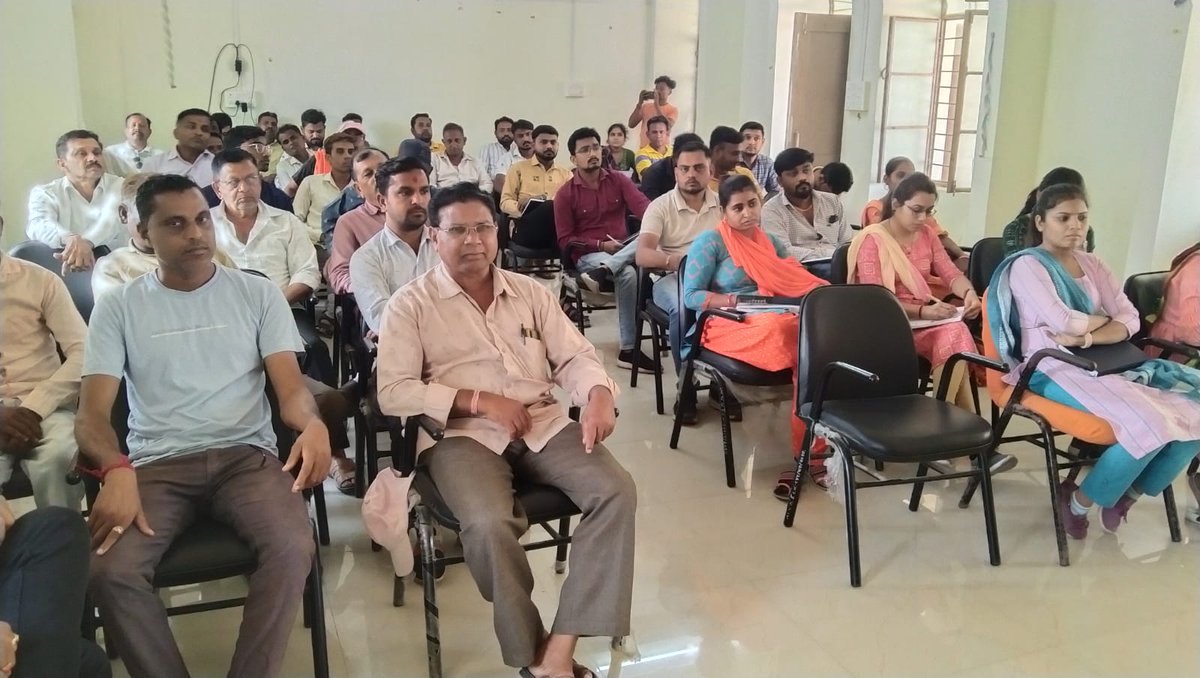 સંખેડા તાલુકા પ્રાકૃતીક  ખેતી કરવા ઝુંબેશ માટે ગ્રામ પંચાયત દીઠ ૭૫ ખેડૂતો પ્રાકૃતિક ખેતી કરતા થાય તે અંગેની તાલીમનું આયોજન કરવામાં આવ્યું જેમા ના.ખે.ની(વિ.) છોટાઉદેપુર,બાગાયત અધિકારી ,ગ્રામમસેવક,આત્મા સ્ટાફ ,માસ્ટર ટ્રેનર અને ફાર્મર ફ્રેન્ડ હાજર રહ્યા હતા.<a href="/collectorcu/">Collector Chhotaudepur</a> <a href="/DDOCUdepur/">DDO Chhotaudepur</a>