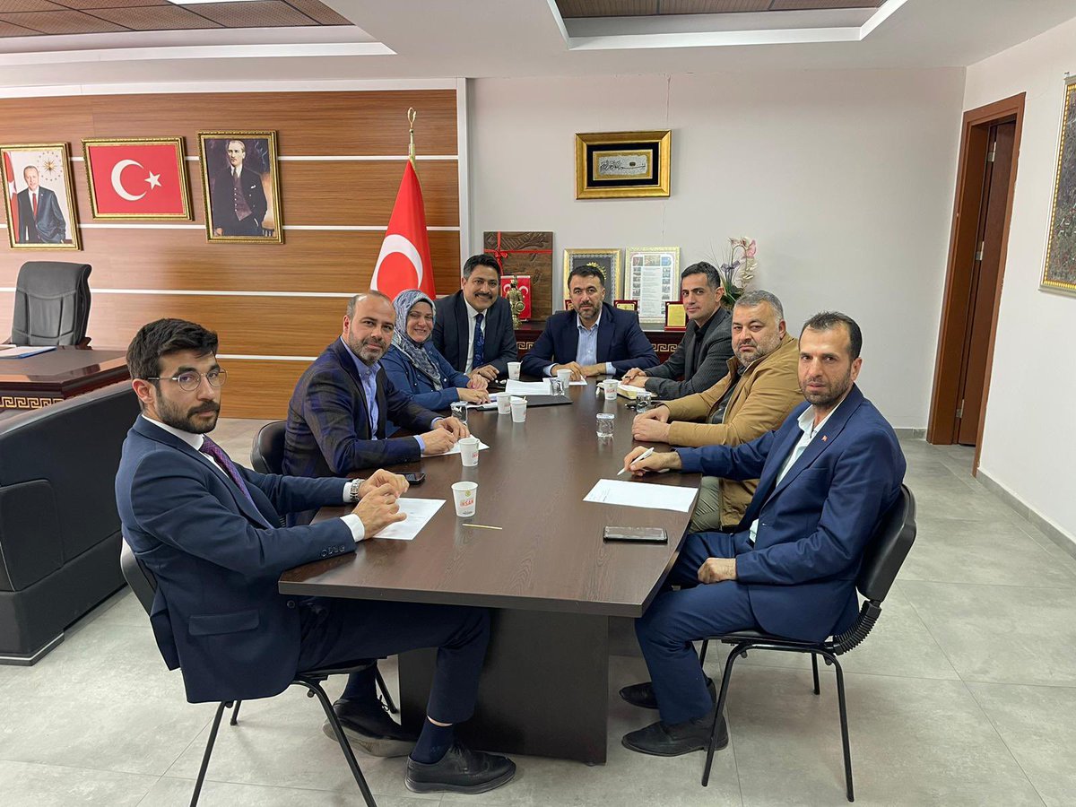 orhantsn's tweet photo. Cumhurbaşkanımız Sb. @RTErdogan ı 28 Nisan Cuma günü 16.30’da Adana İstasyon Meydanında açılış ve temel atma töreninde misafir edeceğiz.

Büyük buluşma için Yüreğir İlçe Başkanlığımızda hazırlıklarımız tüm hızıyla devam…

@omerrcelik @fmkocaispir @MSErdinc https://t.co/xmsULkT37g