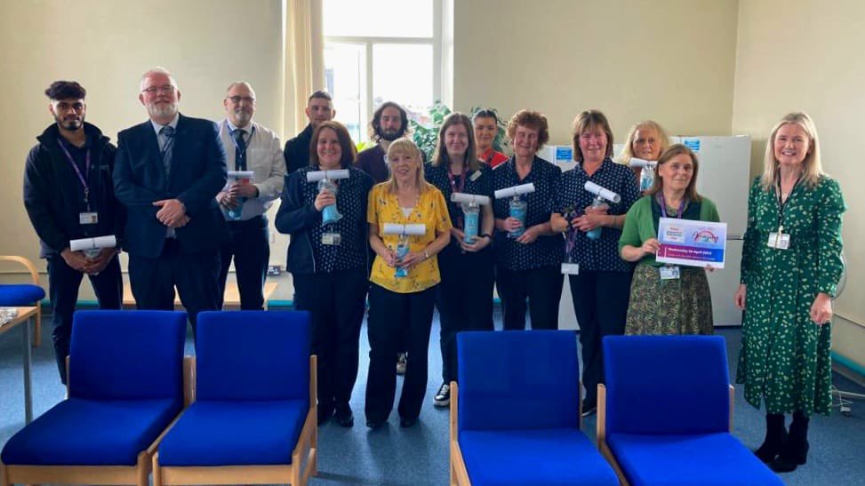 Louise Brown (@louiseb29251870) on Twitter photo Celebrating National Administrative Professionalsā Day-members of the Labs and Pharmacy Teams in Belfast Trust enjoying a quick cup of tea together. A huge thank you to our admin staff who play vital roles in our services <a href="/mccusker_eimear/">Eimear McCusker</a> <a href="/mullan_jd/">JD Mullan</a> <a href="/mullaneyeamon1/">Eamon Mullaney</a> Celebrating National Administrative Professionalsā Day-members of the Labs and Pharmacy Teams in Belfast Trust enjoying a quick cup of tea together. A huge thank you to our admin staff who play vital roles in our services <a href="/mccusker_eimear/">Eimear McCusker</a> <a href="/mullan_jd/">JD Mullan</a> <a href="/mullaneyeamon1/">Eamon Mullaney</a>