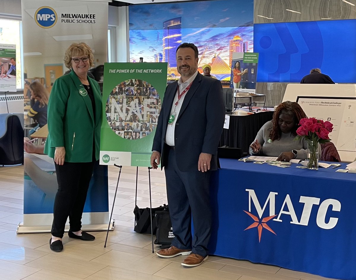 marcellakaye's tweet photo. It’s been an honor to be in Milwaukee this week, visiting NAF Academies, meeting with Supt. Posley and members of his team, and recognizing over 100 NAFTrack Certified students at the first MPS NAFTrack Senior Recognition! @NAFCareerAcads
#befutureready @MilwaukeeMPS https://t.co/b2SRpQGUr2