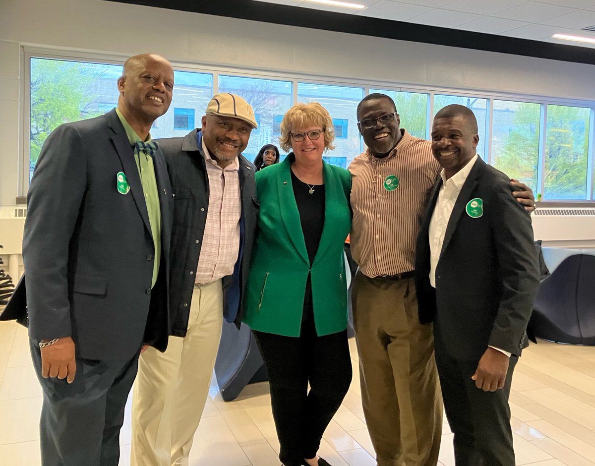 marcellakaye's tweet photo. It’s been an honor to be in Milwaukee this week, visiting NAF Academies, meeting with Supt. Posley and members of his team, and recognizing over 100 NAFTrack Certified students at the first MPS NAFTrack Senior Recognition! @NAFCareerAcads
#befutureready @MilwaukeeMPS https://t.co/b2SRpQGUr2
