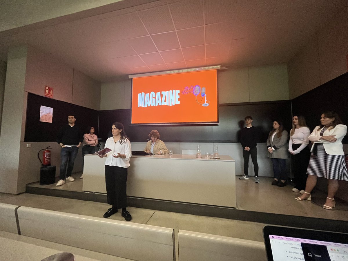 delgadobarragan's tweet photo. Hoy en @fcomunav en la presentación de los trabajos de fin de grado de Periodismo. 
Mucho nivel, ganas y buenas historias 👌🏻 https://t.co/58PgXZ4GMR