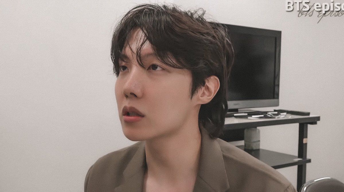 jhopesarchive's tweet photo. jung hoseok is truly the prettiest https://t.co/dEgpkxSSUt