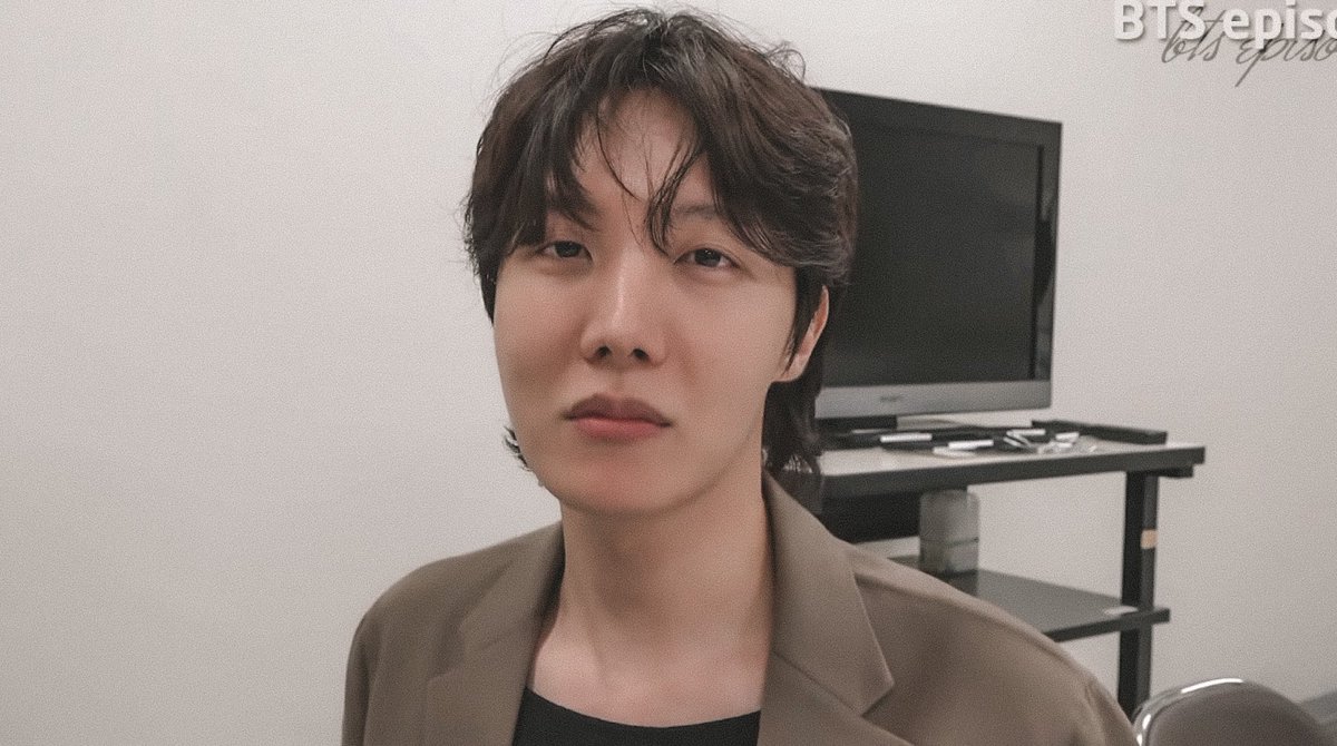 jhopesarchive's tweet photo. jung hoseok is truly the prettiest https://t.co/dEgpkxSSUt