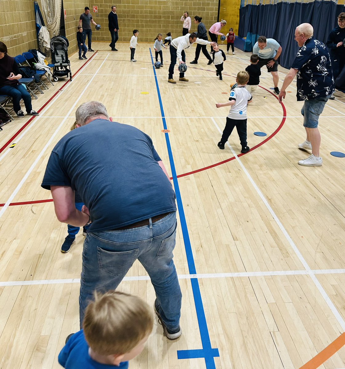 ProTotSports's tweet photo. Zoom in to see how competitive Parents v ProTots can become at our Weekend ProTot Sports sessions! ๐คฃ ๐ ๐
#ProTotSports #RaisingTheBar! #WeekendPTS #Parents #ProTots #Competitive #Fun ๐โค๏ธ https://t.co/15JoNUvdjO
