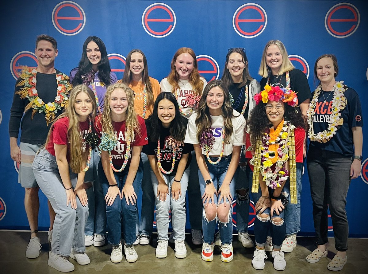 TalaiaTongaVB's tweet photo. ✔️ senior night
next up .. NATIONALS in ohio this weekend!!
#co2023 #SeniorSzn #ClubVballSzn #RightSideHitter #MiddleHitter #SasaThatBall https://t.co/FyCK1rJAsc
