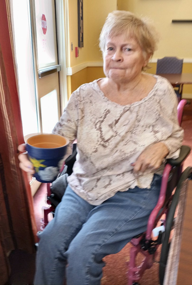 Our BFFs are getting ready for Campus in Color. Today they were busy painting their own flower pots. 🌹🌸🌺 #trilogyliving #trilogybff #campusincolor #gardenclub