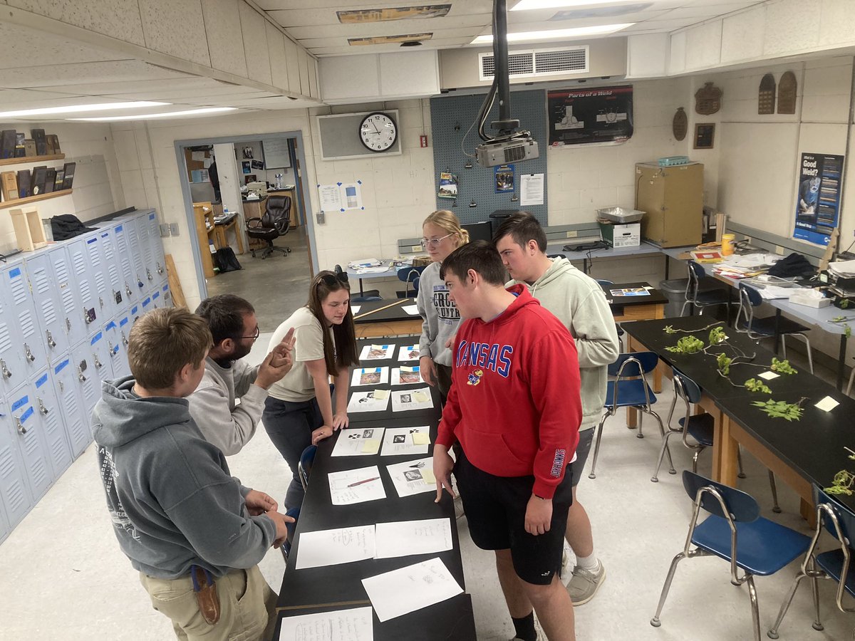 holtonFFA's tweet photo. They are off! Good luck to our Envirothon Team as they compete at State today. Get the stuff know right, work as a team, have fun and it is going to be a great day. No matter how this shakes out we are proud of the work you have put in representing us! #weareholton https://t.co/K23TRObl1L