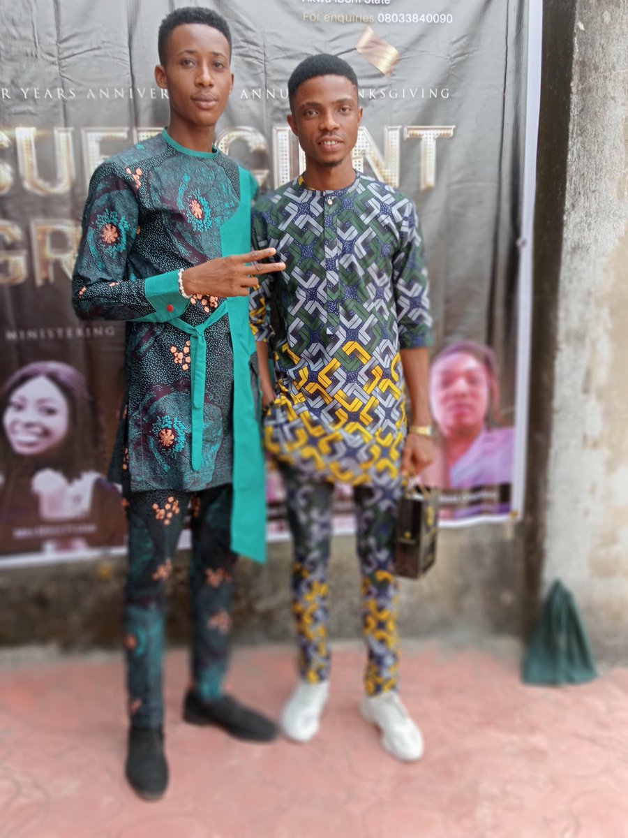 favour_gregory's tweet photo. Will never forget this when I met Epsalmist D'invoker
He really blessed my life, God bless you brother
More grace
#Favvy✌️✌️ https://t.co/PbEHuLBI6b