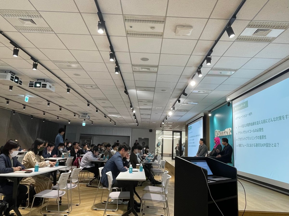 insideinsighted's tweet image. 参加者さんが登壇者にどんどん質問をぶつける形で、会が進んでます...！ 
（...あと5分で乾杯、最後の質問...🍻）

#insideinsight
#インサイドセールス