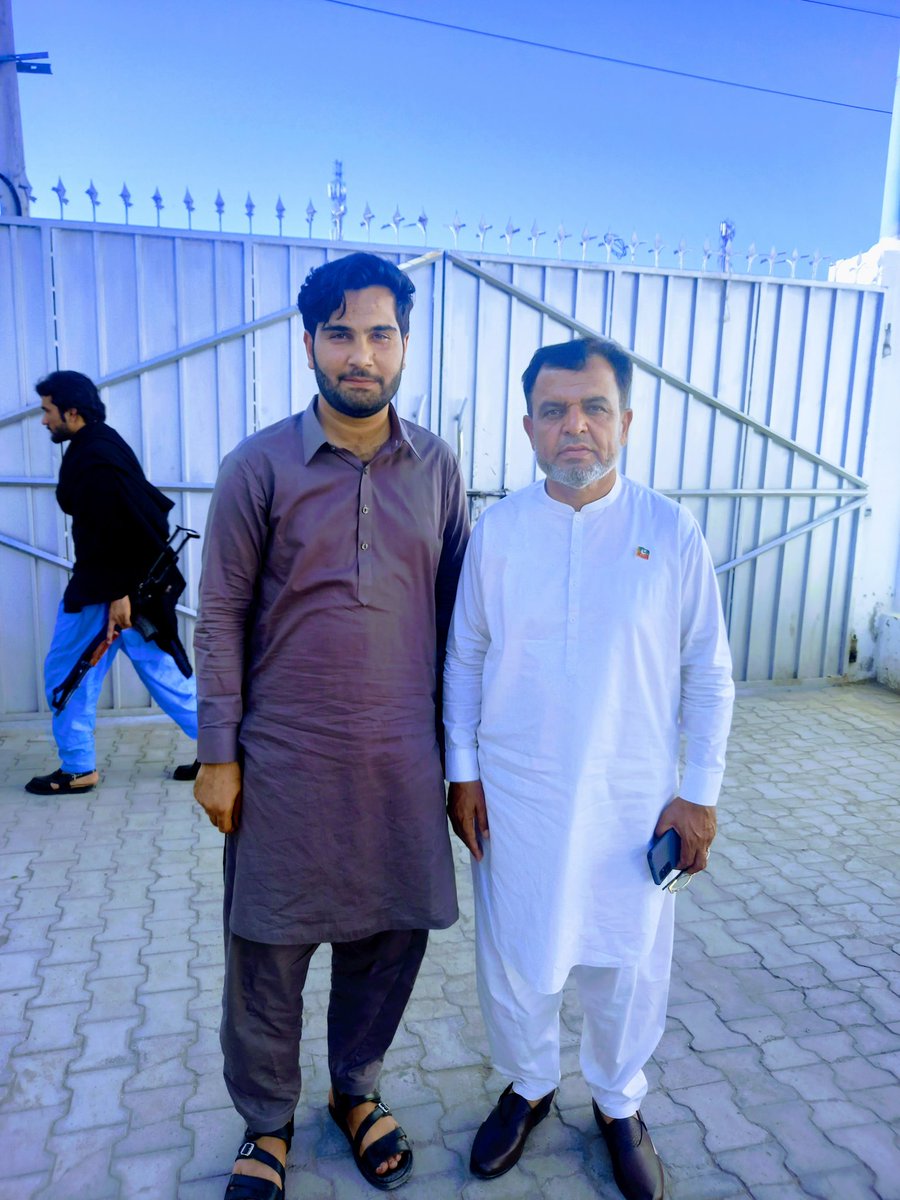 Azeem7885's tweet photo. الحمدللہ
عمران خان کے ایک بار پھر اعتماد کا شکریہ
چیئرمین عمران خان نے #PP68 سے ریویو کو مسترد کرتے ہوئے ٹکٹ قمرخان کے نام کیا
#Qamarkhan https://t.co/L7zAXqx0Zg