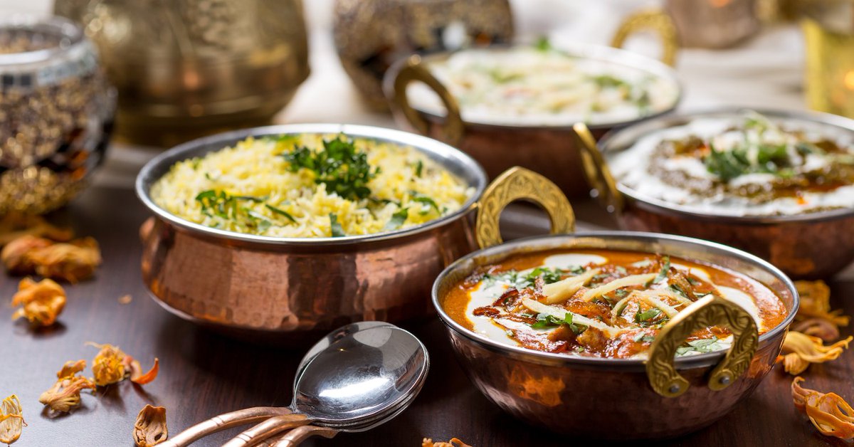 Exciting news!

<a href="/HariGhotra/">harighotra</a> will be back to take us on a tasting tour of India with our #IndianCookery classes, where you’ll #LearnToMakeauthentic dishes like thari wala chicken and succulent lamb kebabs. ​

Book your place for our 13 May class now: bit.ly/38dhPVJ.