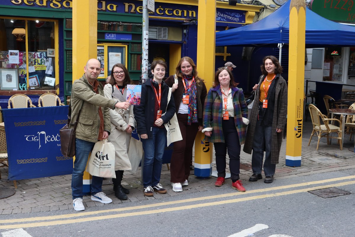IrishWritersCtr's tweet photo. And that’s a wrap🎬
A massive WELL DONE to all of our #cuirt23 #youngwriterdelegates for making the festival week so wonderful✨
And an equally massive thank you to @CuirtFestival, @ByrnesBooks & of course @mcmonaglewriter for being such a fantastic mentor-writer and hype man! https://t.co/XgCwIgiqX5