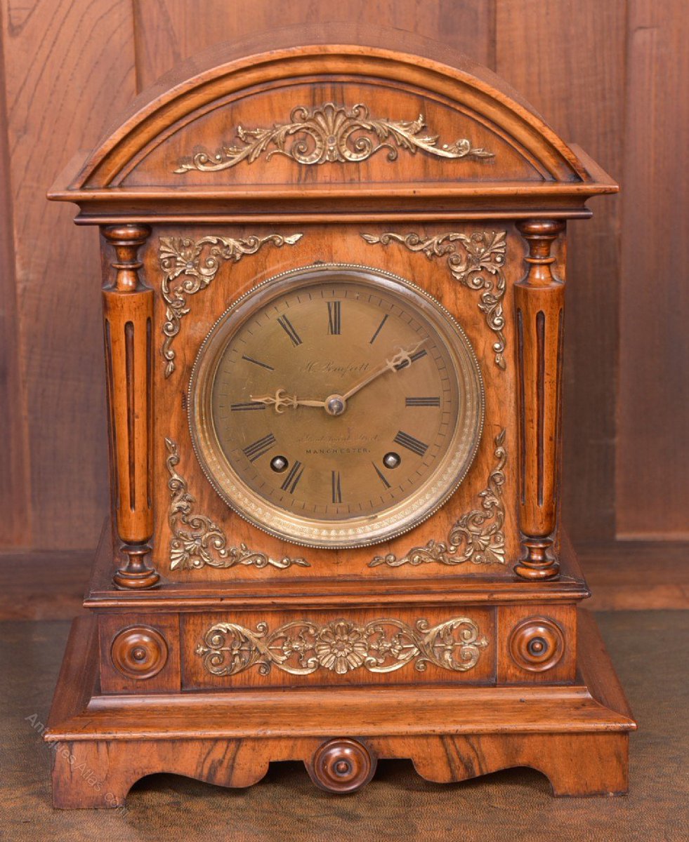 antiques_atlas's tweet image. For sale on Antiques Atlas is this German Winterhalder &amp;amp; Hofmeier Walnut Bracket Clock  antiques-atlas.com/antique/german… The arched architectural case houses an 8 day movement which strikes on a gong #Antiques From @SinclairAntique #antiqueclock #germanclock #winterhalderandhofmeier