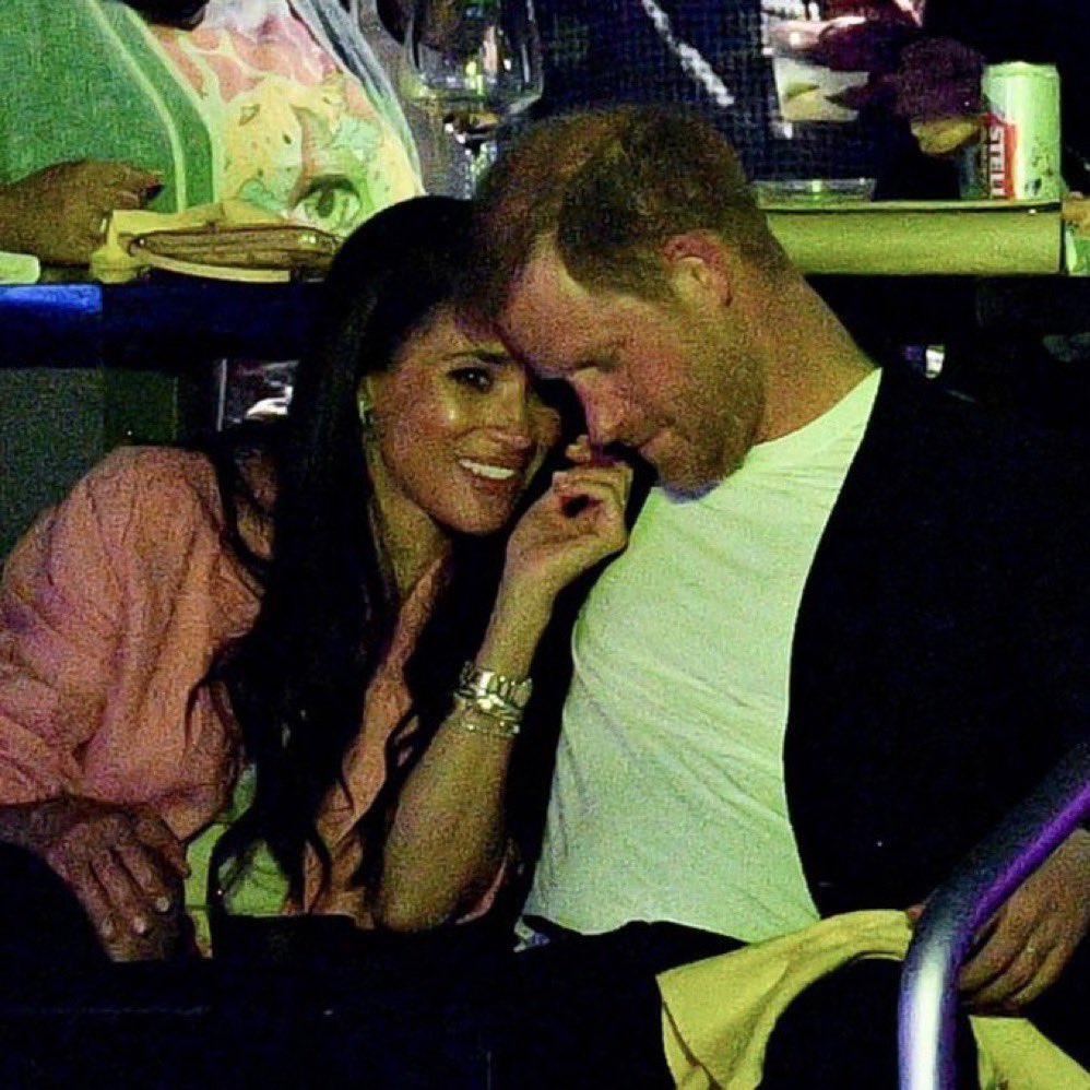 fanofprincephil's tweet photo. @PaganTrelawney It’s so funny that they spend column inches going over what Meghan’s “new look” means, for the very same day Meghan to appear looking exactly like her old self. 🤣🤣🤣 These ppl never learn. https://t.co/tcIwjRPdzB