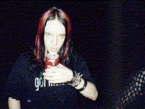 Happy birthday joey jordison    one of my favorite drummers ever. i miss u sm 