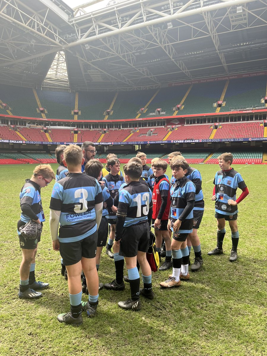 WRU_Community's tweet photo. Da iawn i Enillwyr Rownd Derfynol DC Thomas Grŵp Iau WSRU dan 11 - Ysgolion Pen-y-bont ar Ogwr👏🏼

Perfformiad cryf a da iawn i'r tîm gwrthwynebol Ysgolion Caerdydd 👏🏼

#RTP23 https://t.co/JZfmJ24xNh