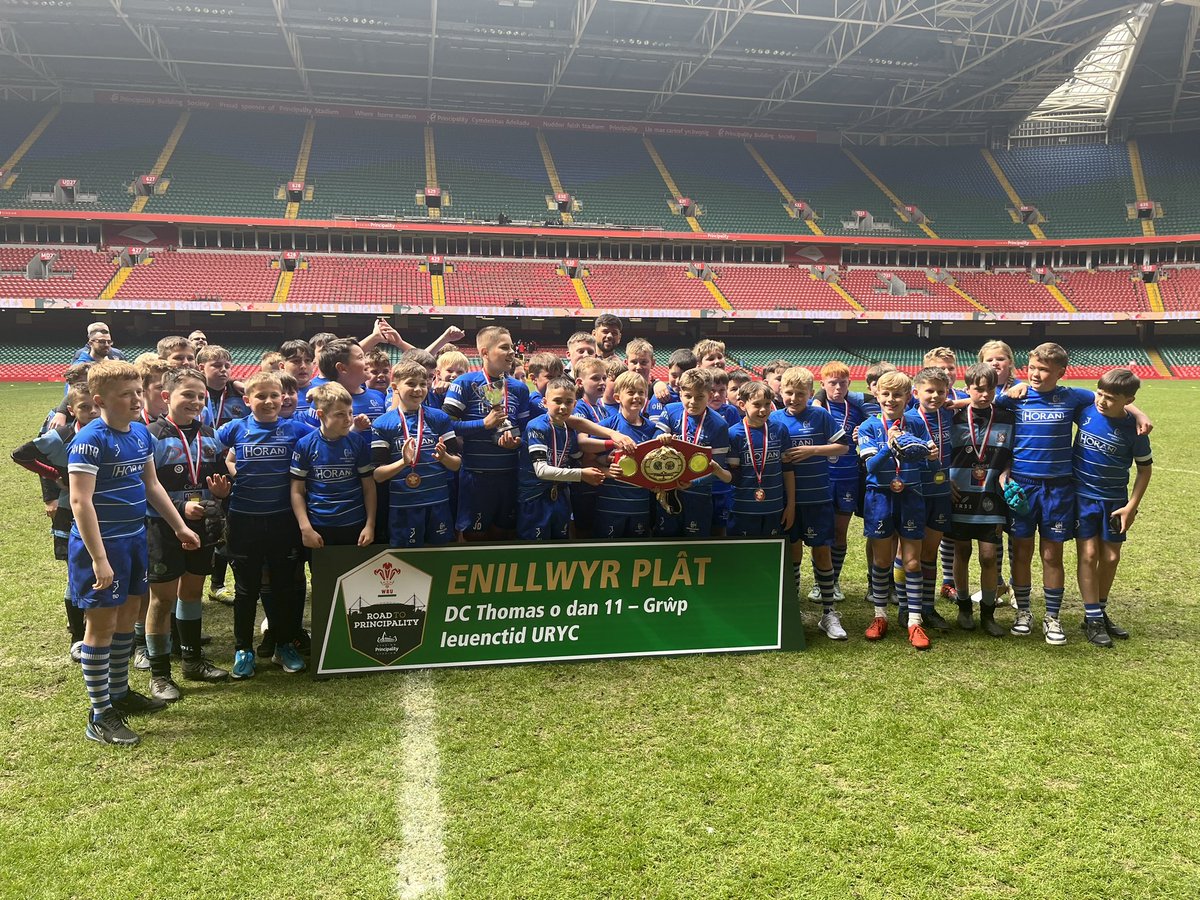 WRU_Community's tweet photo. Da iawn i Enillwyr Rownd Derfynol DC Thomas Grŵp Iau WSRU dan 11 - Ysgolion Pen-y-bont ar Ogwr👏🏼

Perfformiad cryf a da iawn i'r tîm gwrthwynebol Ysgolion Caerdydd 👏🏼

#RTP23 https://t.co/JZfmJ24xNh
