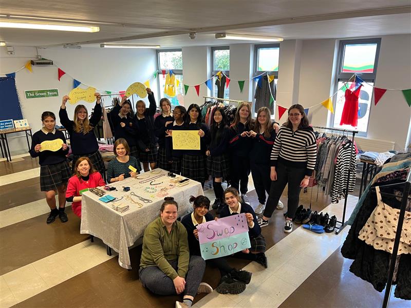 rockfordmanor's tweet photo. Huge congratulations to Rockford Manor who have been awarded the Green Schools Water flag. Especially, to all our students in the Green Schools team and to their leaders Ms Wilson, Ms Kelly and Ms O Moore. 💚💚@GreenSchoolsIre #SaveWater #waterflag https://t.co/v59ngeMmwU
