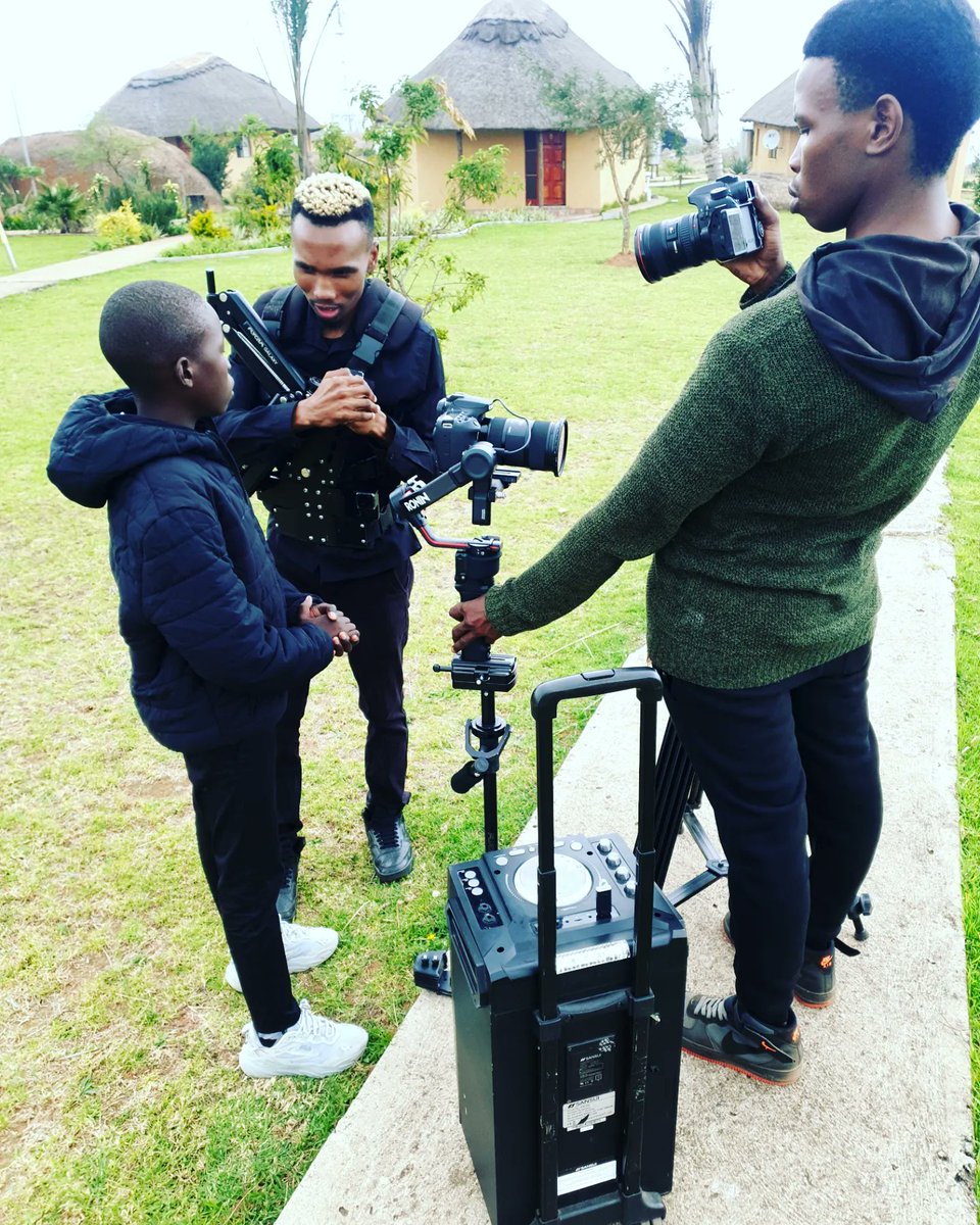 AndreaVocalist's tweet photo. Music Video shoot with Sands Music & A2Z_Fusion in Mbabane, eSwatini (Swaziland).
@StarfmZimbabwe
@SkyzMetroFM
@ZiFMStereo
@earGROUNDzw
#eSwatini #RoilBAA #BestNewComer https://t.co/avpmb3WlnY