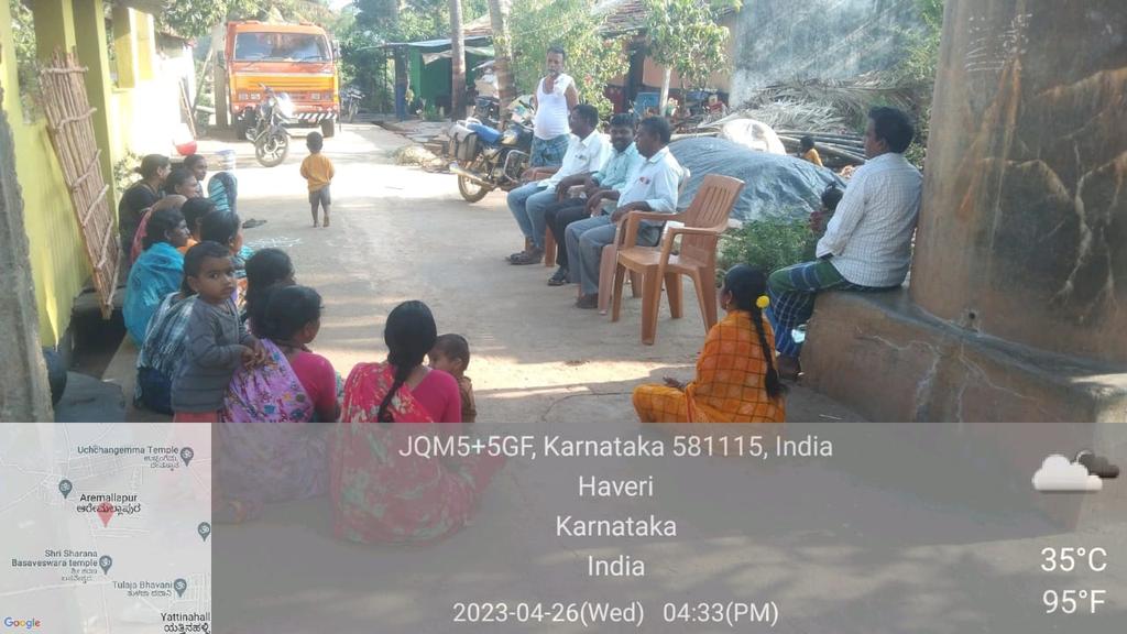 DingaleppaA's tweet photo. ಮಾನ್ಯರೇ ಹಾವೇರಿ ಜಿಲ್ಲೆ, ರಾಣೇಬೆನ್ನೂರು ತಾಲೂಕು ಅರೆ ಮಲ್ಲಾಪುರ ಗ್ರಾಮದ ಶಿವಾಜಿನಗರ ಪ್ಲಾಟಿನಲ್ಲಿ ಕೂಲಿಕಾರ್ಮಿಕರ ಸಂಘಟನೆ ಮಾಡಿ ಯೋಜನೆ ಬಗ್ಗೆ ಮಾಹಿತಿ ನೀಡಿ ನಮೂನೆ ಆರು ಅರ್ಜಿ ಸಲ್ಲಿಸಿದರು ಈ ಸಂದರ್ಭದಲ್ಲಿ ಸಹಾಯಕ ನಿರ್ದೇಶಕರು ಗ್ರಾಮ ಪಂಚಾಯಿತಿ ಸಿಬ್ಬಂದಿ ವರ್ಗ ತಾಲೂಕ ಐ ಈ ಸಿ ಸಂಯೋಜಕರು ಬಿ ಎಫ್ ಟಿ ಉಪಸ್ಥಿತರಿದ್ದರು https://t.co/89MR7qzKXW