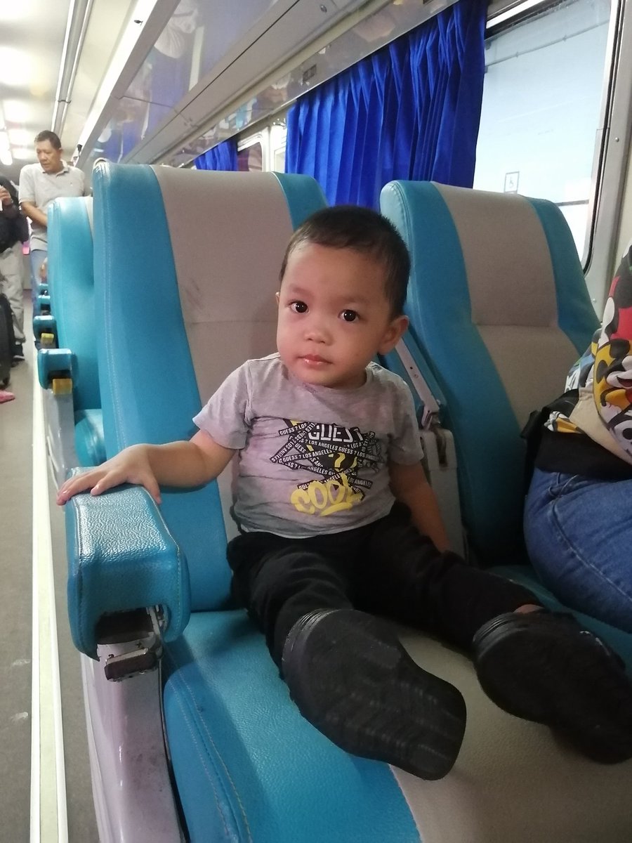 ayanabundana's tweet photo. @KAI121 arus balik dr Rantauprapat ke Medan naik KA Sribilah kelas eksekutif. Saran utk kereta ini shrusnya dgn hrg tiket yg mahal hrs ada tambahan sprti selimut atau snack. Masih bny yg hrs dimanage dgn hrg yg mahal ini 🙂 https://t.co/IlL82JsvdW