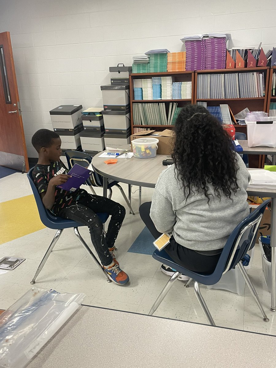 SkopikCCE's tweet photo. Even on testing days and during her own lunch our AP @LearnwithLaster makes time for our kids. This 3rd grader looks forward to his reading time with her every week. @WacoISD https://t.co/mMhvRqWDYZ