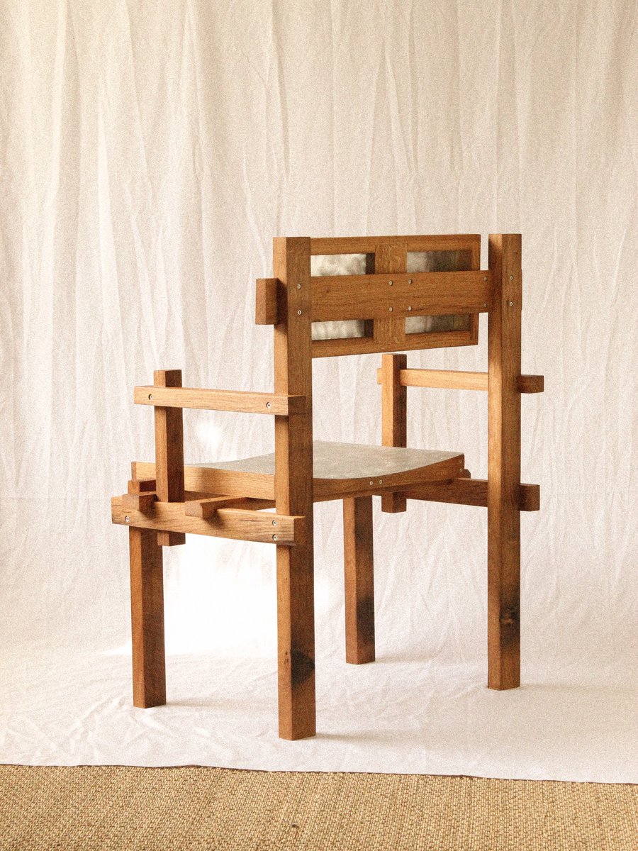 HPeriesse's tweet photo. Fauteuil TORX 
Chêne et aluminium brossé
Assemblage mi-bois https://t.co/2CXLXUdE0v