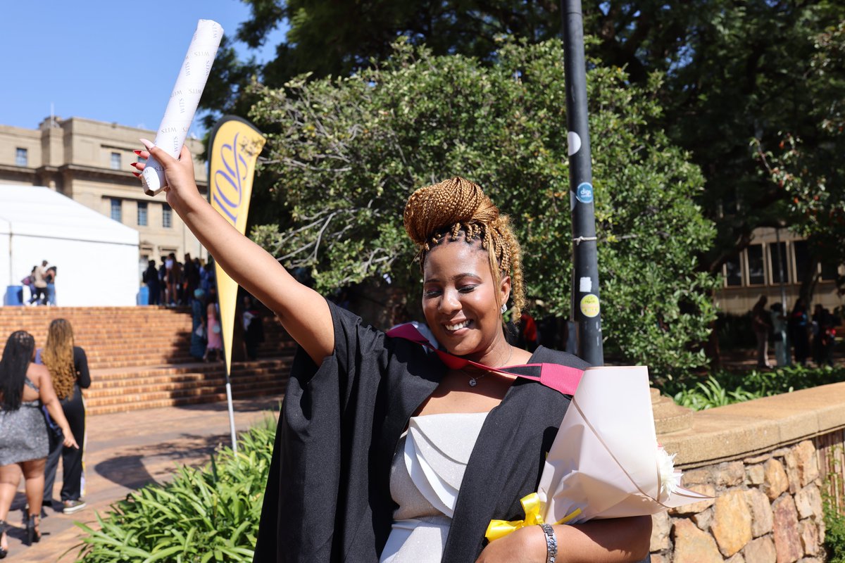 WitsUniversity's tweet image. #ISSAWRAP | April 2023 Wits Graduations 📷

Congratulations once again and best wishes for the future. 
HALALA!!! HALALA Witsie.

Check out our #TikTok page for some of the captured moments.

tiktok.com/@witsuniversity 

#WitsGrads #Witsie4Life #WitsForGood