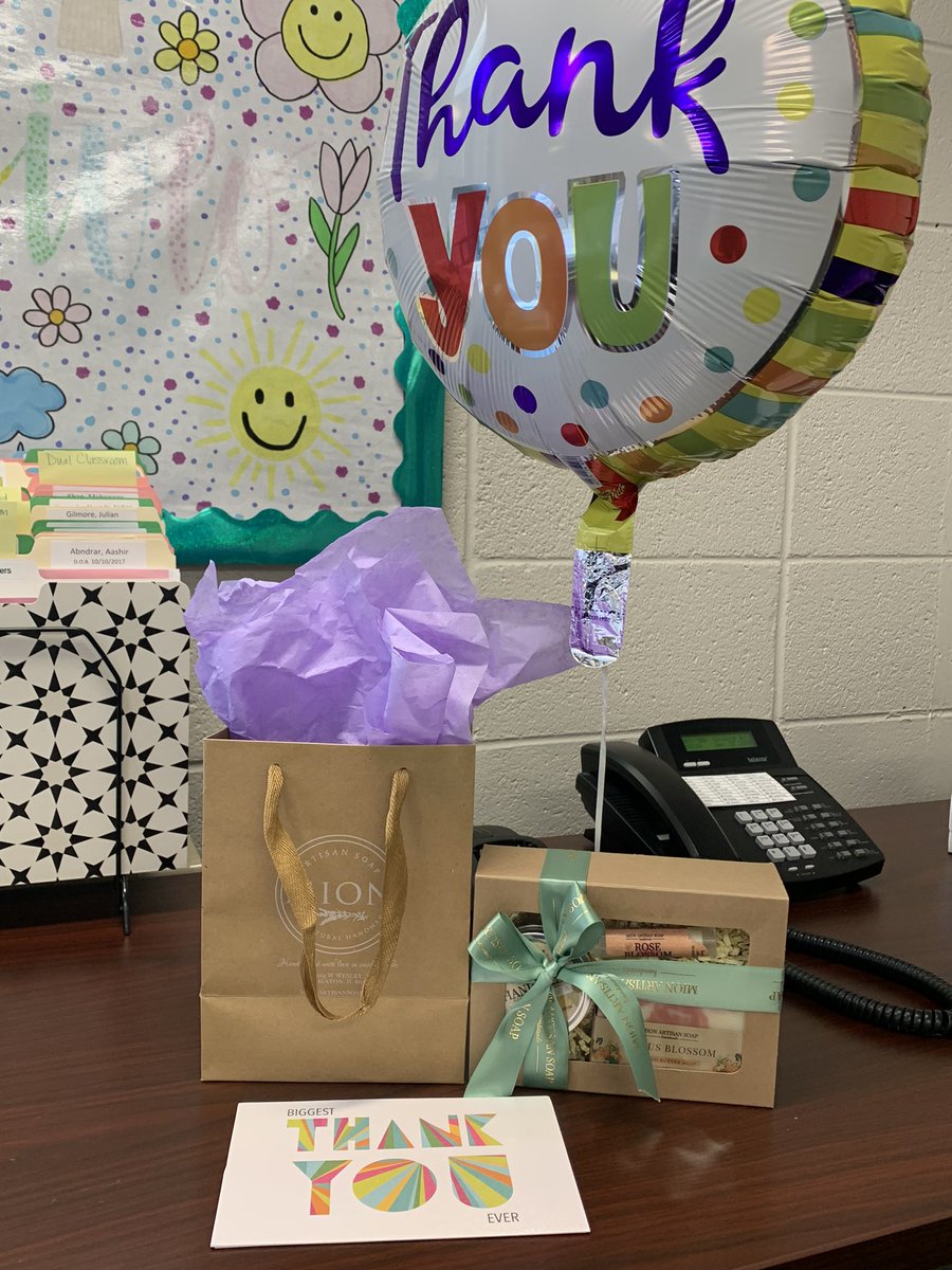 Mrs. Angiulo tweet media