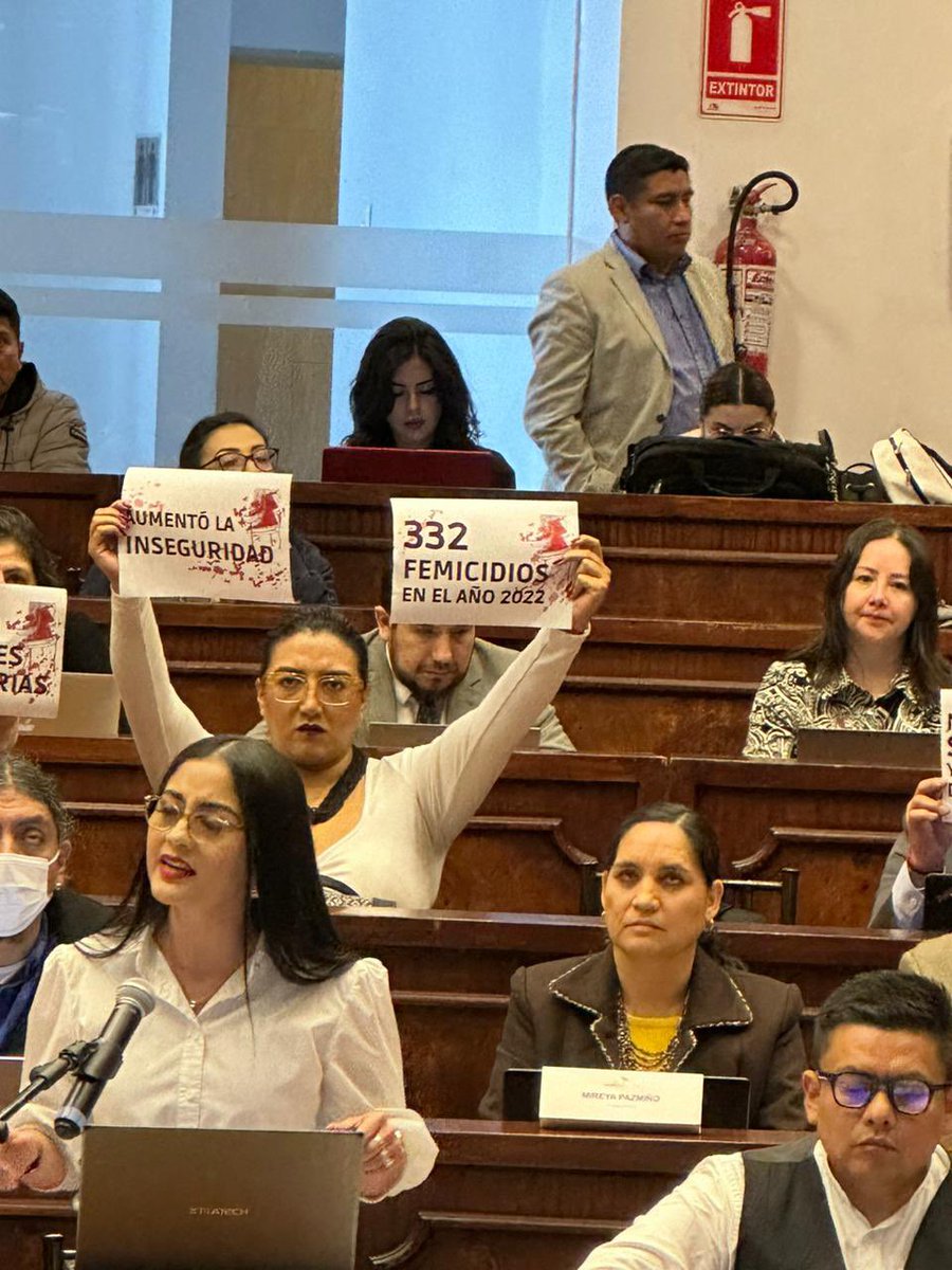 Eldatoecuado's tweet photo. ¡LA DOBLE MORAL!
La asambleísta Viviana Veloz dentro del alegato final del juicio político a Guillermo Lasso uso a las mujeres as3sinadas como parte del discurso, cuando la misma distinguida asambleísta estuvo en Irán, uno de los países donde más mat@n y reprimen a las mujeres. https://t.co/8in86jgpvx