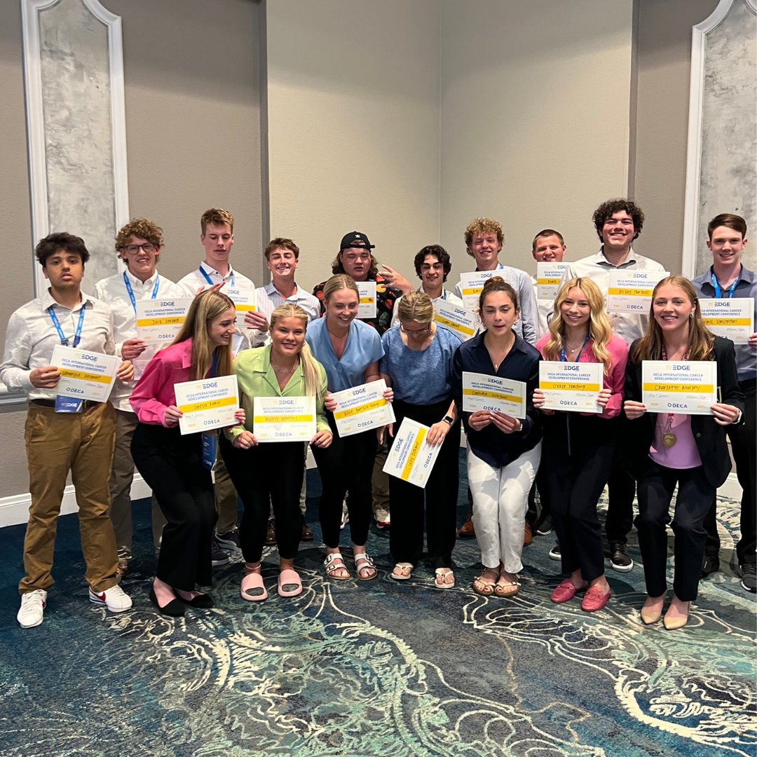 Westside66's tweet image. Congratulations to Charlotte Murphy who was awarded the Bob Foehlinger Memorial Scholarship at DECA ICDC! 

We also want to congratulate all our @DECA_westside members who placed in the top 20% in their categories!
Great job, everyone! 

#WeAreWestside #Westside75