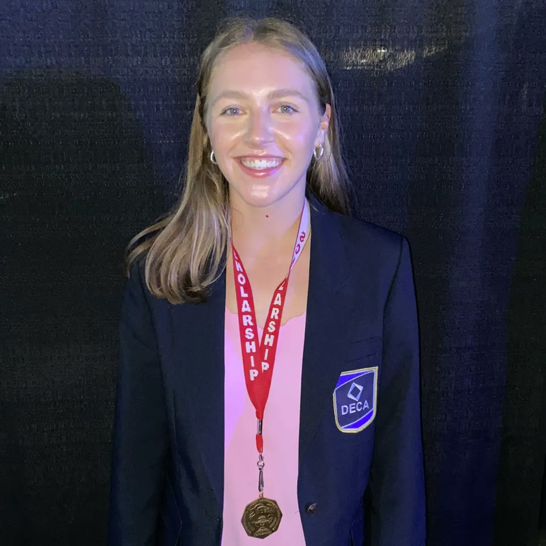 Westside66's tweet image. Congratulations to Charlotte Murphy who was awarded the Bob Foehlinger Memorial Scholarship at DECA ICDC! 

We also want to congratulate all our @DECA_westside members who placed in the top 20% in their categories!
Great job, everyone! 

#WeAreWestside #Westside75
