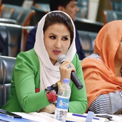 benaziryakta's tweet photo. #NewProfilePic https://t.co/7udBN1g4yq