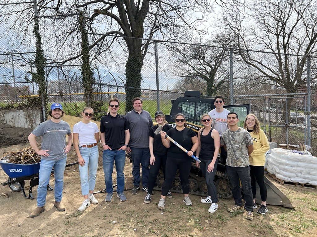 April is #NationalVolunteerMonth and #EarthMonth in North America. To celebrate, our team in New York used one of their Give Back Days to support GrowNYC with its new community garden in Ridgewood.

Thank you for hosting us, <a href="/GrowNYC/">GrowNYC</a>! Take a look at the team in action, below. 💚