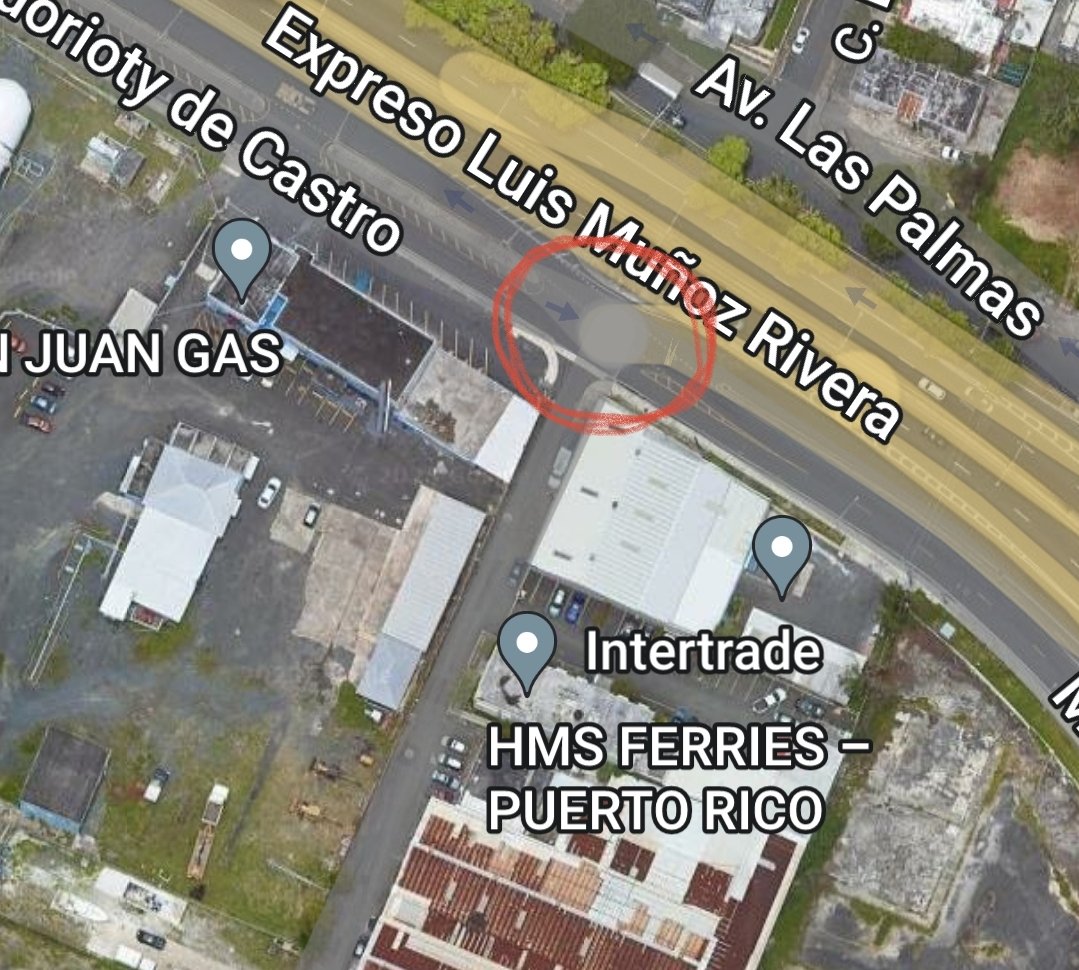 Lollette's tweet photo. URGE Q EL ÁREA SEA ROTULADA EN INGLÉS/ESPAÑOL. AL MENOS 1 O 2 VECES EN SEMANA ME ENCUENTRO CON CARROS Q VIENEN EN CONTRA DEL TRÁNSITO D LA CARRETERA Q VA DEL PARQUE CENTRAL HACIA EL CENTRO DE CONVENCIONES. CASI SIEMPRE SON TURISTAS. *Eviten una desgracia* @actprgov @MRomeroSJ https://t.co/Ap46EcgK0d