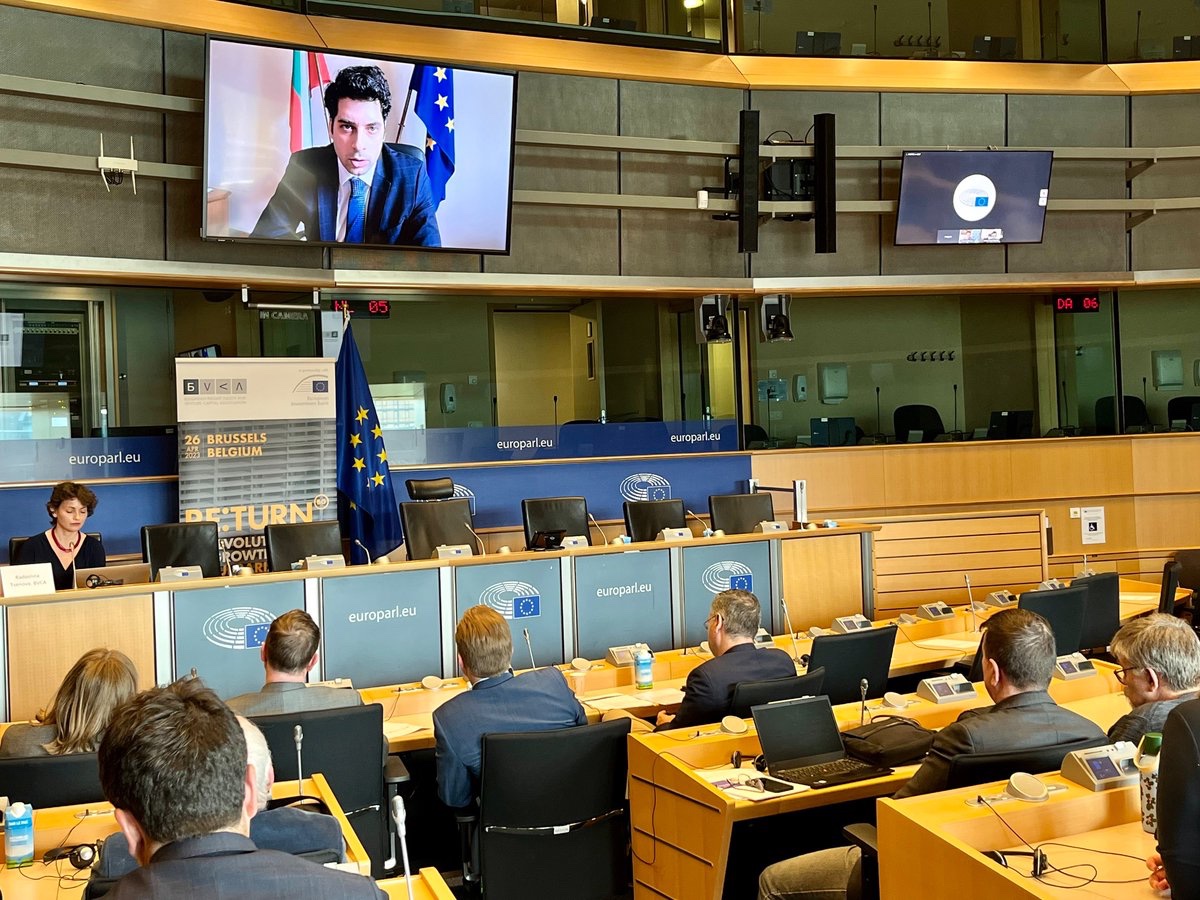 European Investment Fund (@eif_eu) on Twitter photo At RE:TURN 🇧🇬 Deputy Prime Minister <a href="/atanaspekanov/">Atanas Pekanov</a> says funding partners like the <a href="/EIB/">European Investment Bank</a> and the <a href="/EIF/">Enrique Ibáñez</a> EU have done a lot to fuel Bulgaria's position as an emerging innovator in SEE.
💬”Combined #VC funding in the region had been at an all-time high of €1.2bn+ in 2022” At RE:TURN 🇧🇬 Deputy Prime Minister <a href="/atanaspekanov/">Atanas Pekanov</a> says funding partners like the <a href="/EIB/">European Investment Bank</a> and the <a href="/EIF/">Enrique Ibáñez</a> EU have done a lot to fuel Bulgaria's position as an emerging innovator in SEE.
💬”Combined #VC funding in the region had been at an all-time high of €1.2bn+ in 2022”