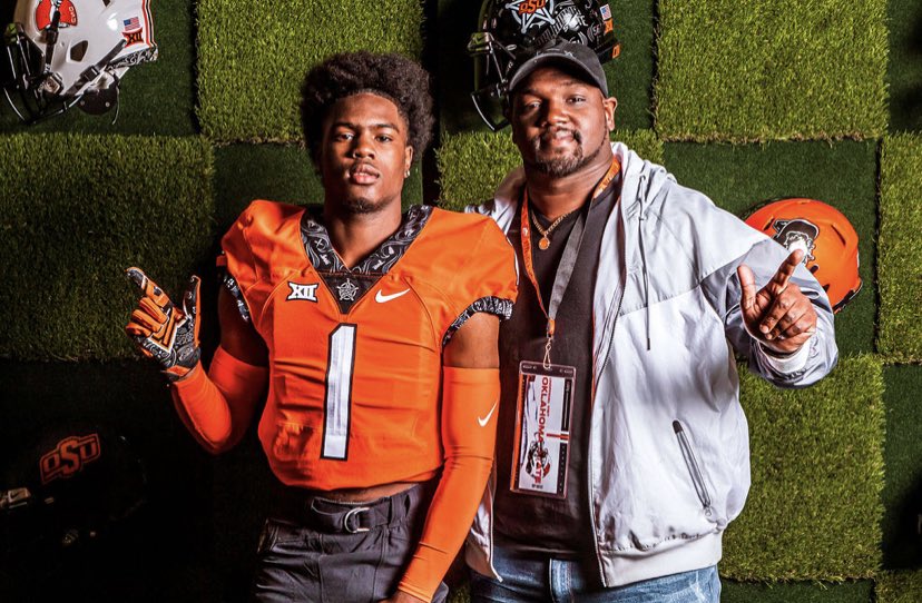bolden_martell's tweet photo. Thank you @Josh_Gonzales2 for the hospitality π§‘ @TheCoachJoShow https://t.co/fIl2AMrzqS