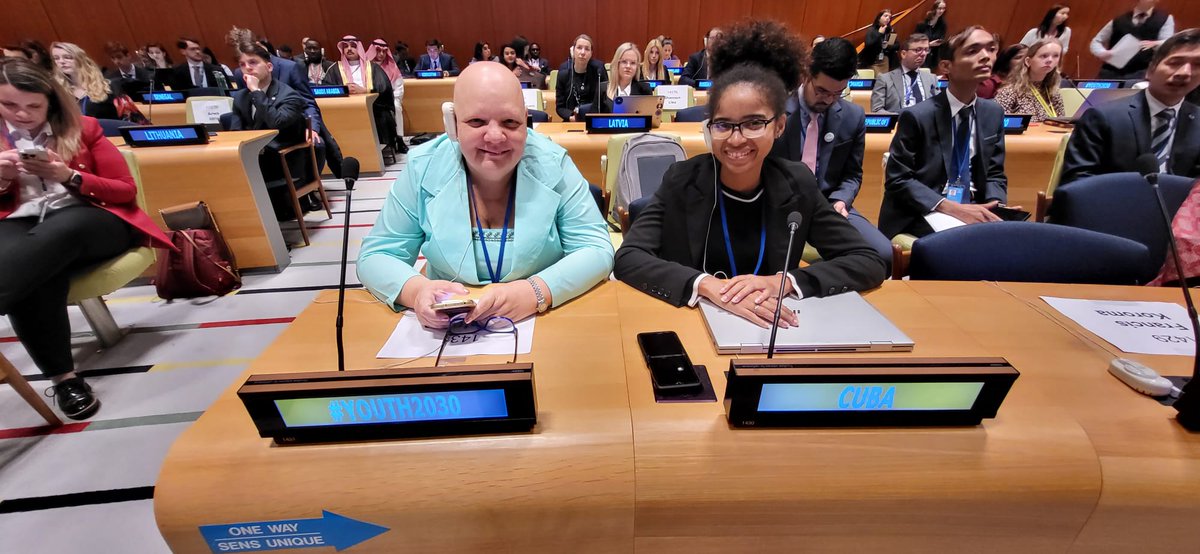 #Cuba y sus juventudes está en el Foro Juvenil del Consejo Económico y Social de las Naciones Unidas (ECOSOC), que se celebra en Estados Unidos. Allí nos representan la jefa del departamento de Relaciones internacionales de la <a href="/UJCdeCuba/">UJC de Cuba</a> y la directora del <a href="/CesjCuba/">CesjCuba</a>.