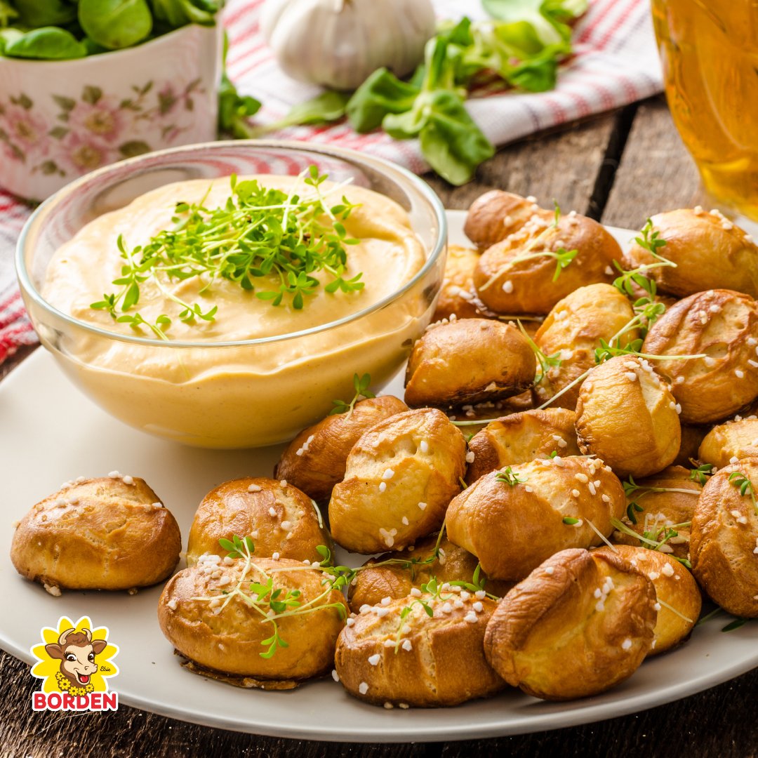 Happy National Pretzel Day, friends! 🥨🎉

To celebrate, we've got a delicious recipe for you to try: Mustard Pretzel Dip made with Borden Sour Cream! 😋

bordendairy.com/recipe/borden-…

#NationalPretzelDay #BordenDairy #MustardPretzelDip