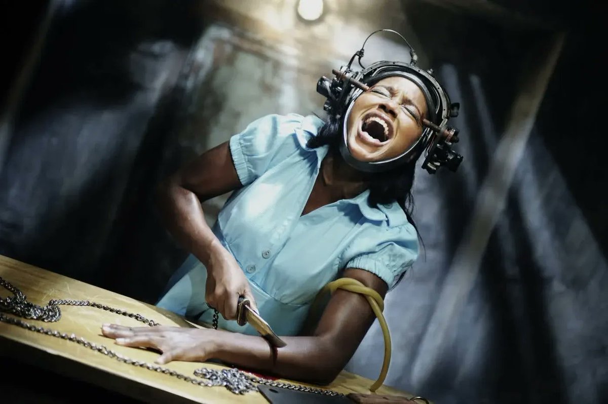 InsideSAW's tweet photo. Which #SAW trap would you rather face? The #10PintsofSacrifice trap from #SAW5 or the #PoundofFlesh trap from #SAW6
Comment with your choice and why! #WhichOneWednesday https://t.co/s323b3gUqt