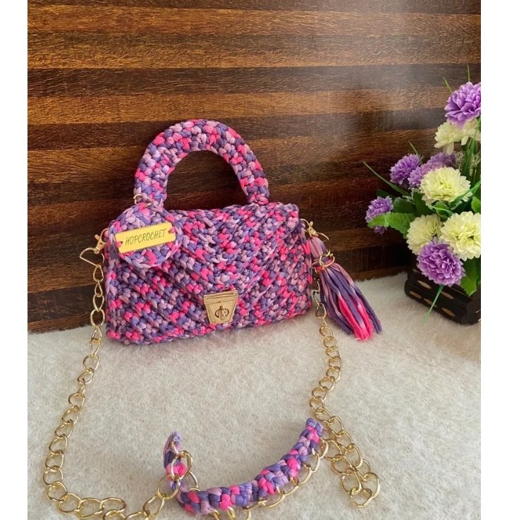 Infywall's tweet photo. Shop for the personalised handbags from our exclusive collection๐
#handmadebag #HandmadeHour #handmadewithlove #handbagsonlineshop #handbagstyle #handbagslover #handbagshop #handbagsonlineshop #handbagaddict #ArtisticofSociety #ArtOfLivinEvent #Artist #artgallery #Art https://t.co/jVGpkkoo3A