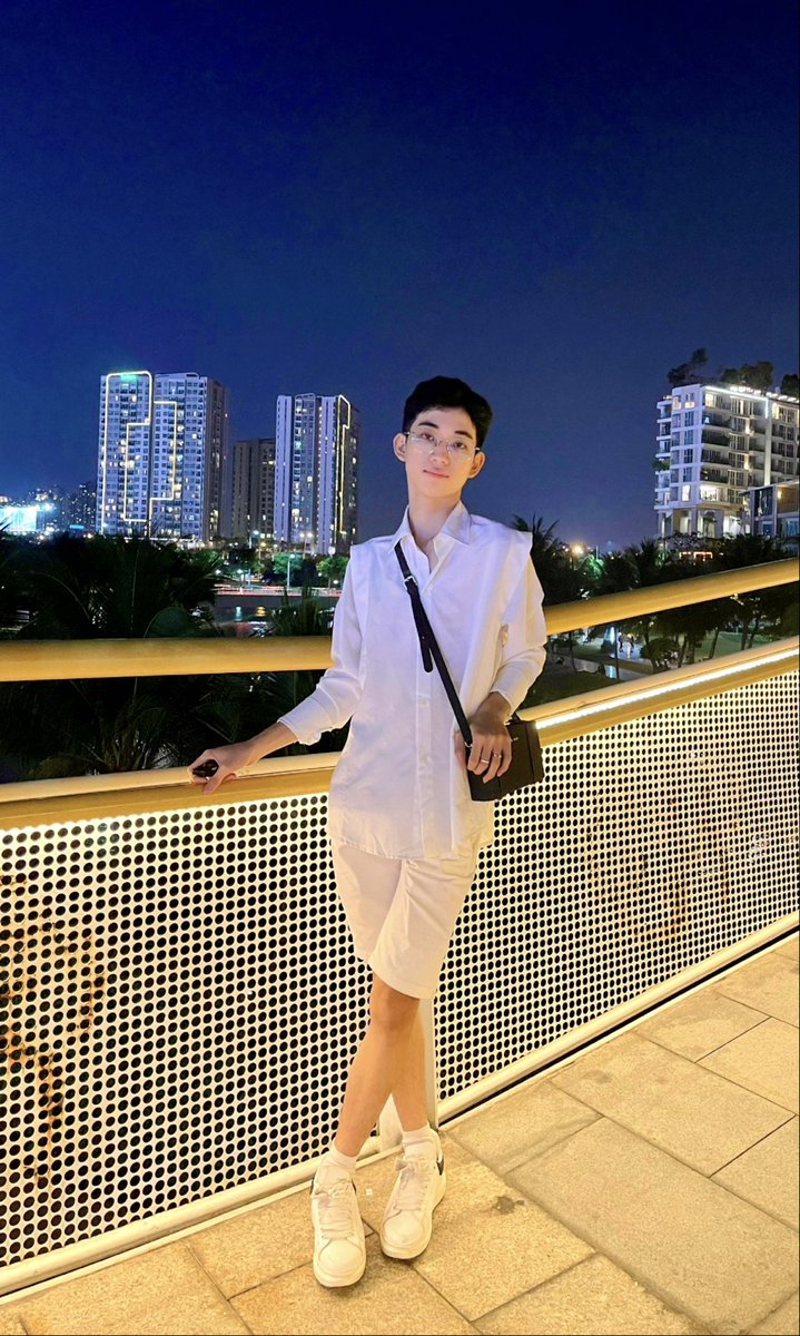 VanQuybinhtan's tweet photo. Em không xinh hơn một số người 
Nhưng mà em đủ tất cả kỹ năng mà anh mong muốn https://t.co/sgiHieFmMR