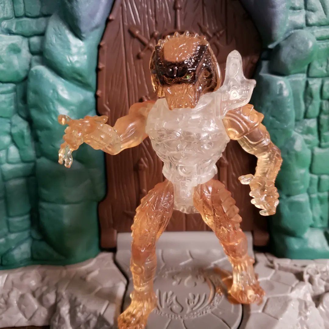 cracktasticpod's tweet photo. Happy #prednesday New video out on YouTube https://t.co/bNdaGl1iHR @OzstradamusToyz #thepfpn #cracktasticplastic #kenner #predator #ambushpredator #review #spotlight #translucent #vacmetal #vintagetoys #kennertoys #mailaway #exclusive https://t.co/aS2SfYEZqc