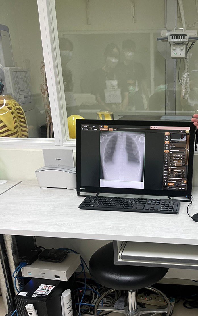 kmym1234's tweet photo. รังสีเทคนิค ☢️ ราชวิทยาลัยจุฬาภรณ์ หลักสี่ เรียนเกี่ยวกับการ x-ray MRI ultrasound ที่จภ.มีทั้งหมด 2 ฝั่ง
💖1. เรียนที่จุฬาภรณ์หลักสี่ทั้ง 4 ปี (มีเรียนบางวิชาที่ จุฬาฯ มธ.)
💖2. ปี 1-2 เรียนที่มหาวิทยาลัยบูรพาบางแสน
ปี 3-4 เรียนที่จภ. (ปี2 มีบางวิชาที่จภ หลักสี่) https://t.co/YK1DX4VLcI